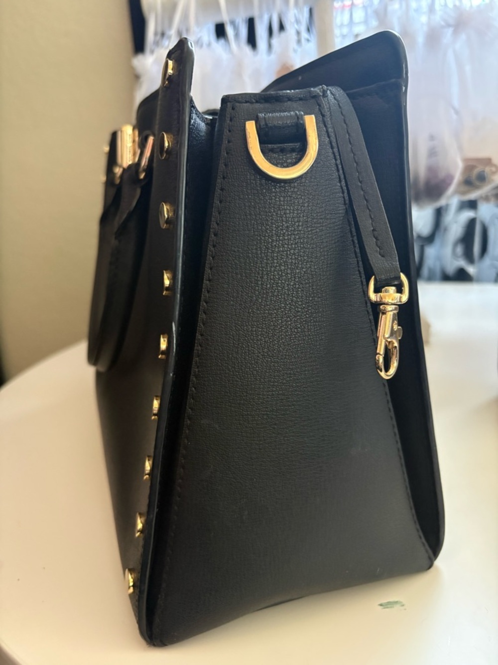 👜Michael Kors Black Leather Satchel with Gold Stud Accents - Picture 4 of 10